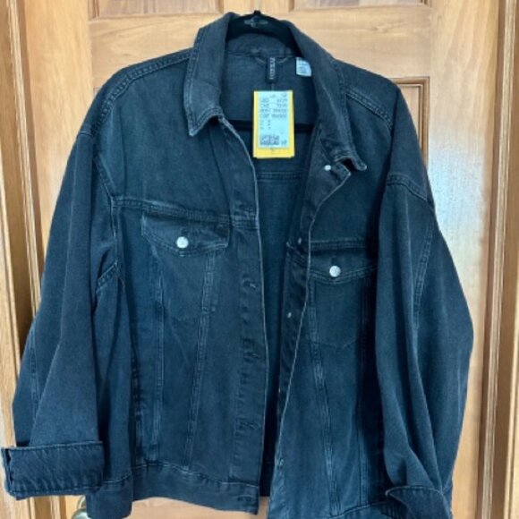 NWT H&M Oversized Black Jean Jacket - Size M - Picture 1 of 1